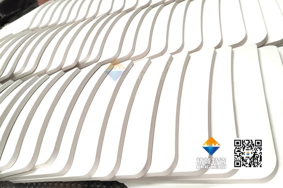 高纯氧化铝陶瓷单曲面防弹板